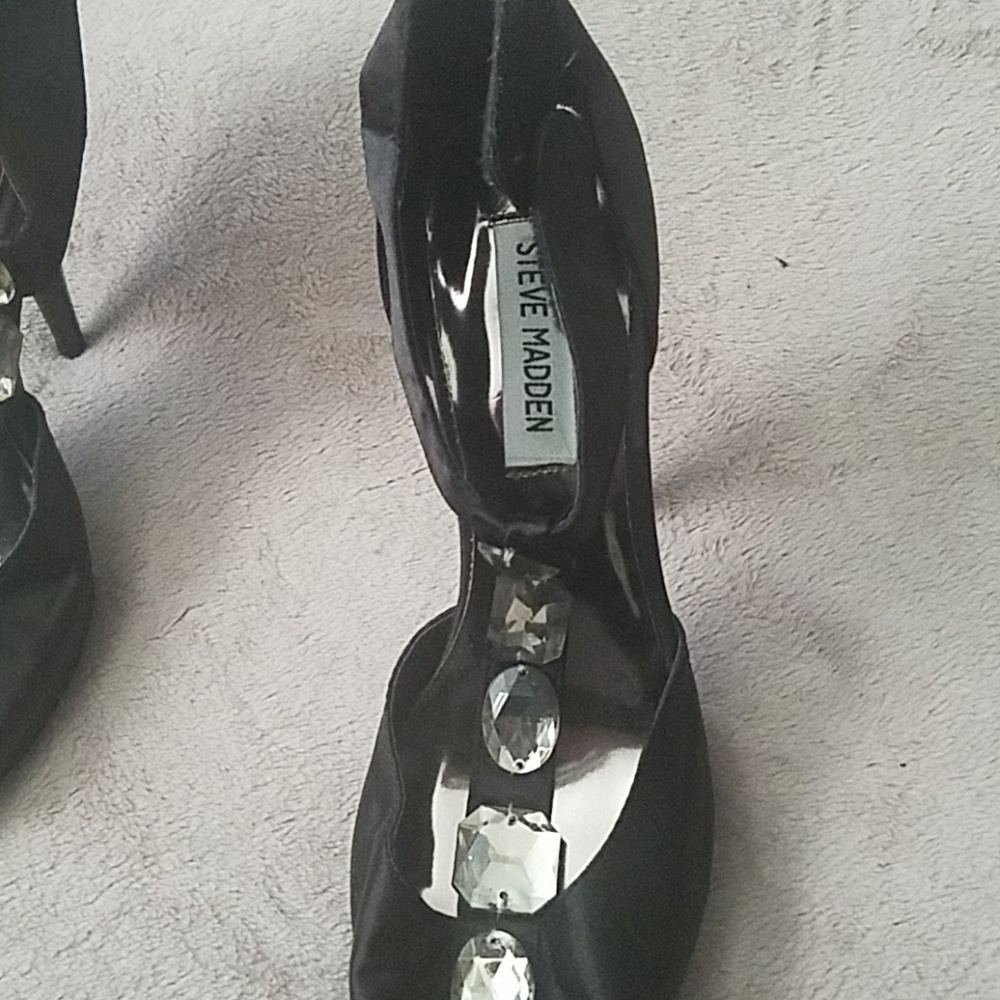 Shoes - Picture 3 of 5